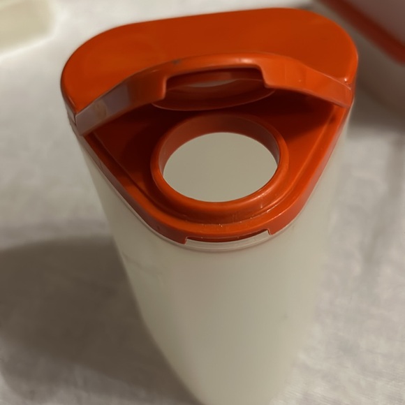 Tupperware - Picture 8 of 12